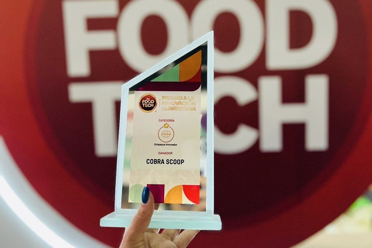 Premio a la Innovacion Alimenticia THE FOOD TECH 2024 — Categoria Empaque Innovador — Ganador Cobra Scoop FSB